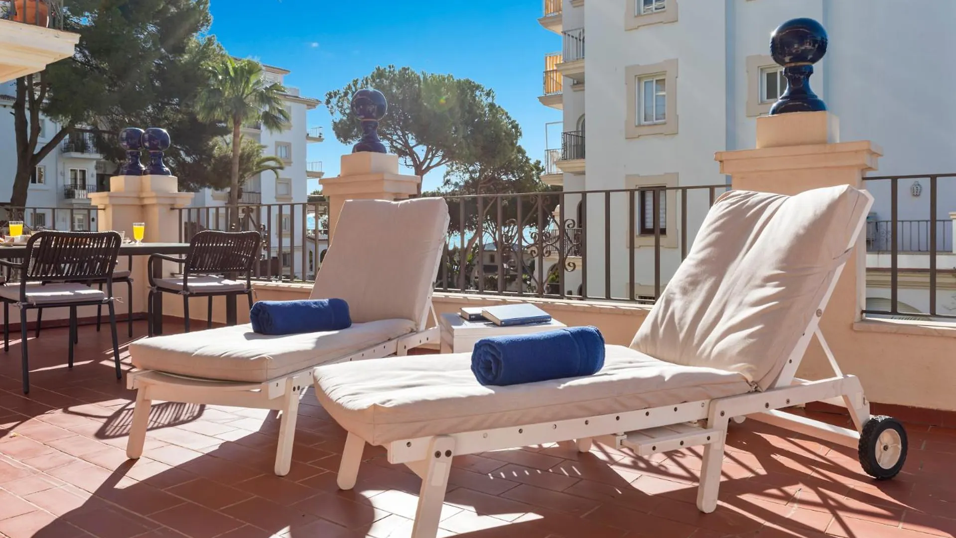 1 Bedroom Apartment In Andalucia Del Mar - Puerto Banus Marbella