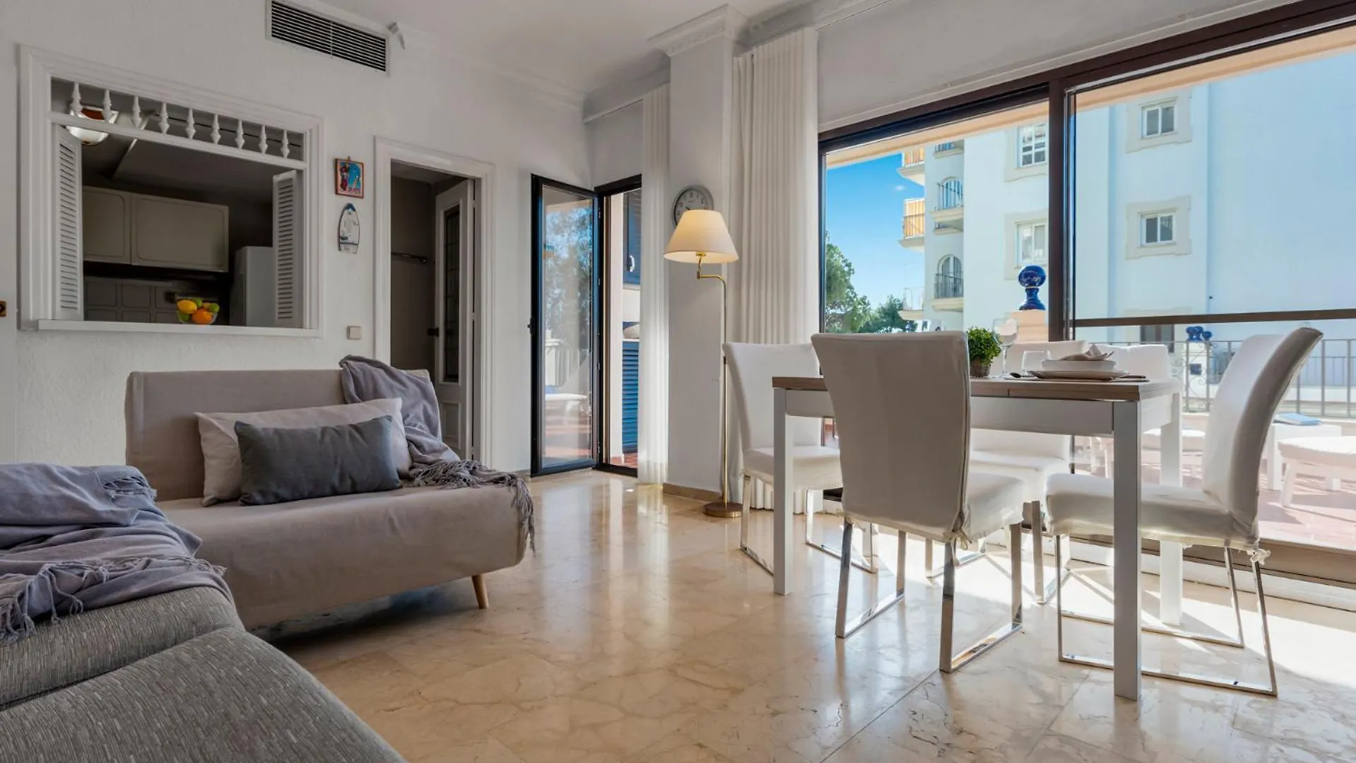1 Bedroom Apartment In Andalucia Del Mar - Puerto Banus Marbella 0*,