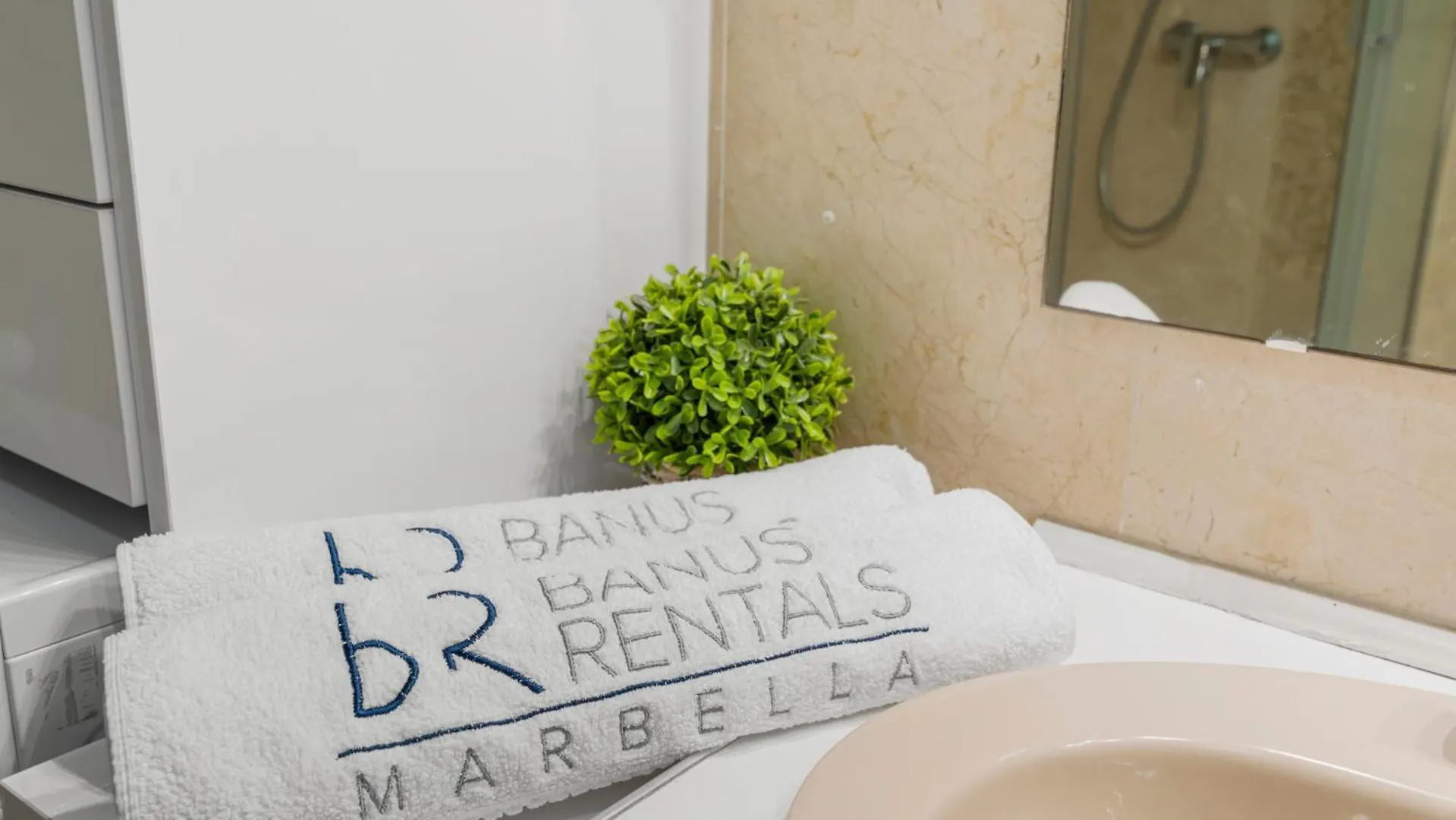 1 Bedroom Apartment In Andalucia Del Mar - Puerto Banus Marbella 0*,