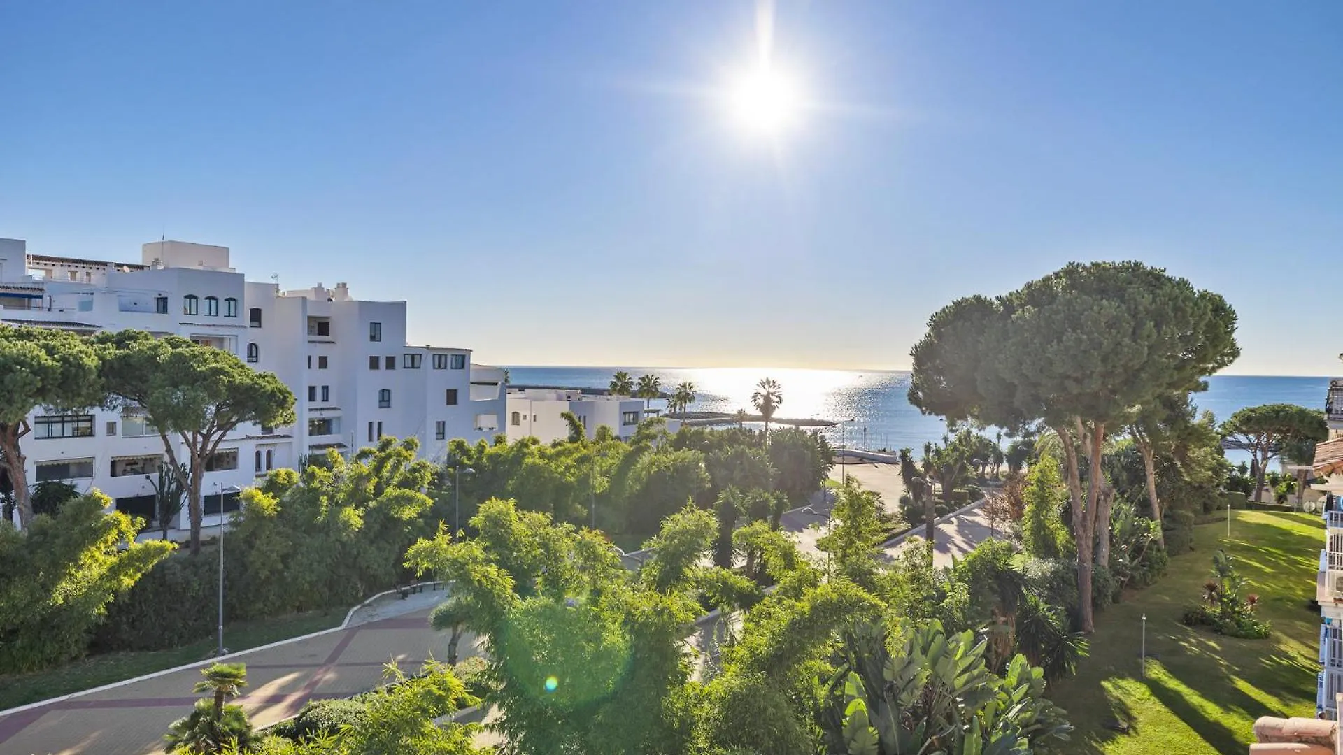 1 Bedroom Apartment In Andalucia Del Mar - Puerto Banus Marbella