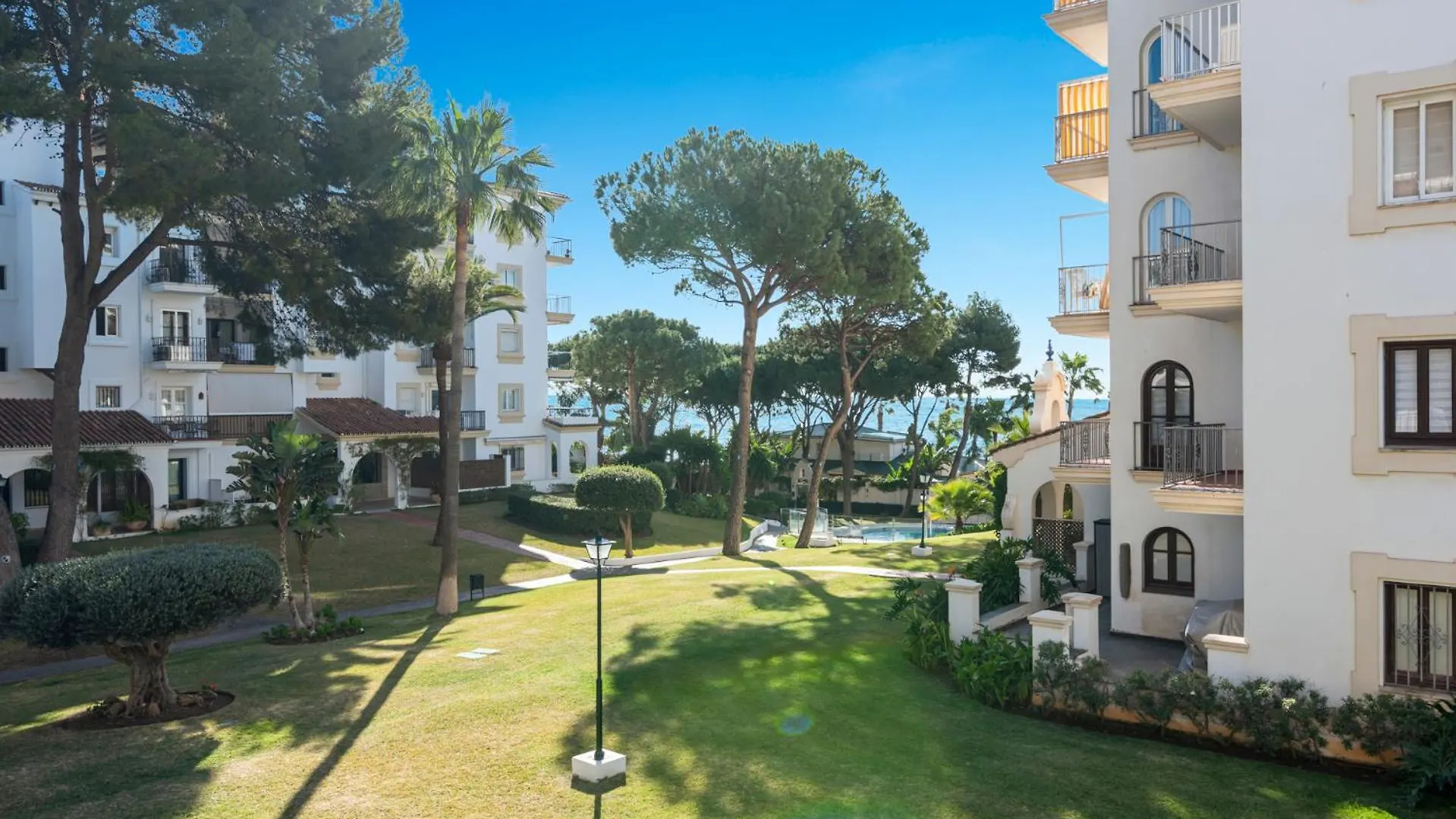 1 Bedroom Apartment In Andalucia Del Mar - Puerto Banus Marbella 0*,  Spain