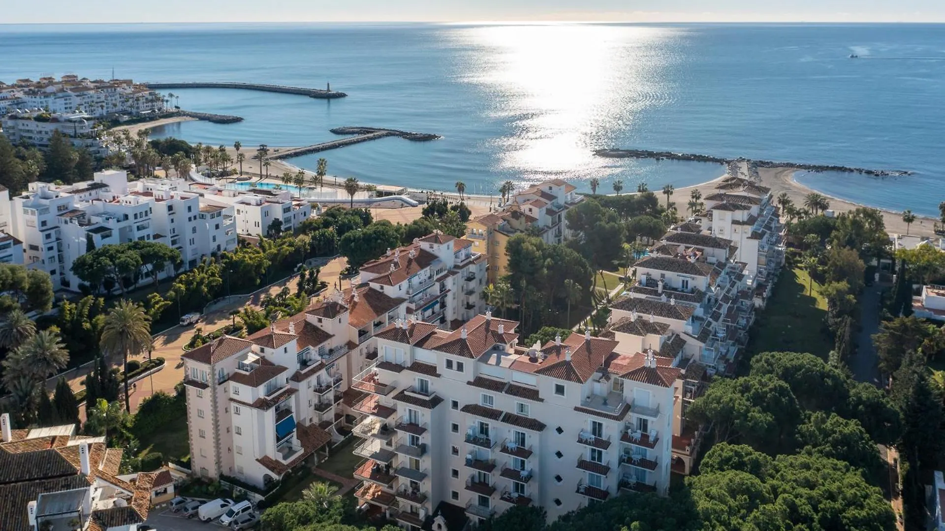 1 Bedroom Apartment In Andalucia Del Mar - Puerto Banus Marbella Spain